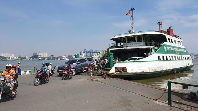 Cat Lai ferry
