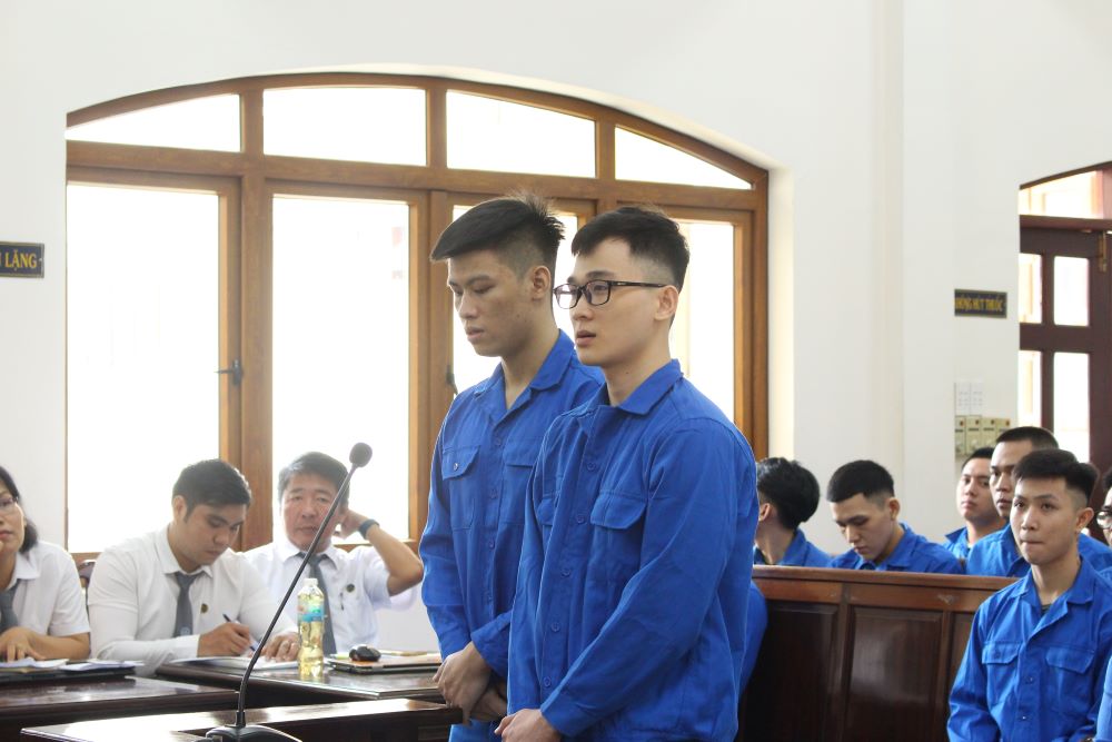 Dương Thanh Sang và Trương Khắc Kiệt tại phiên tòa xét xử