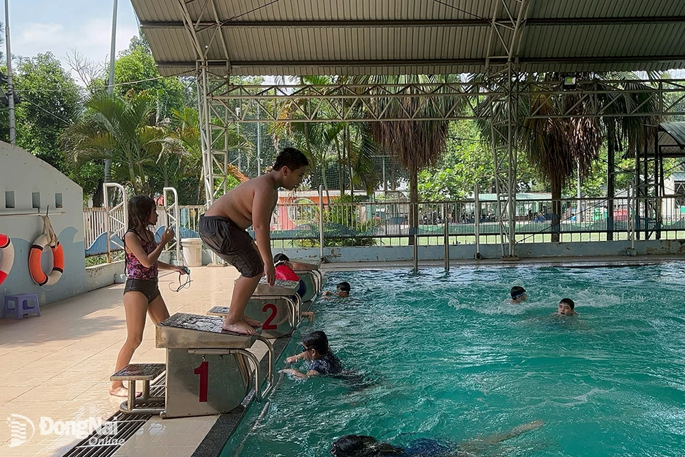 Trách nhiệm không của riêng ai…