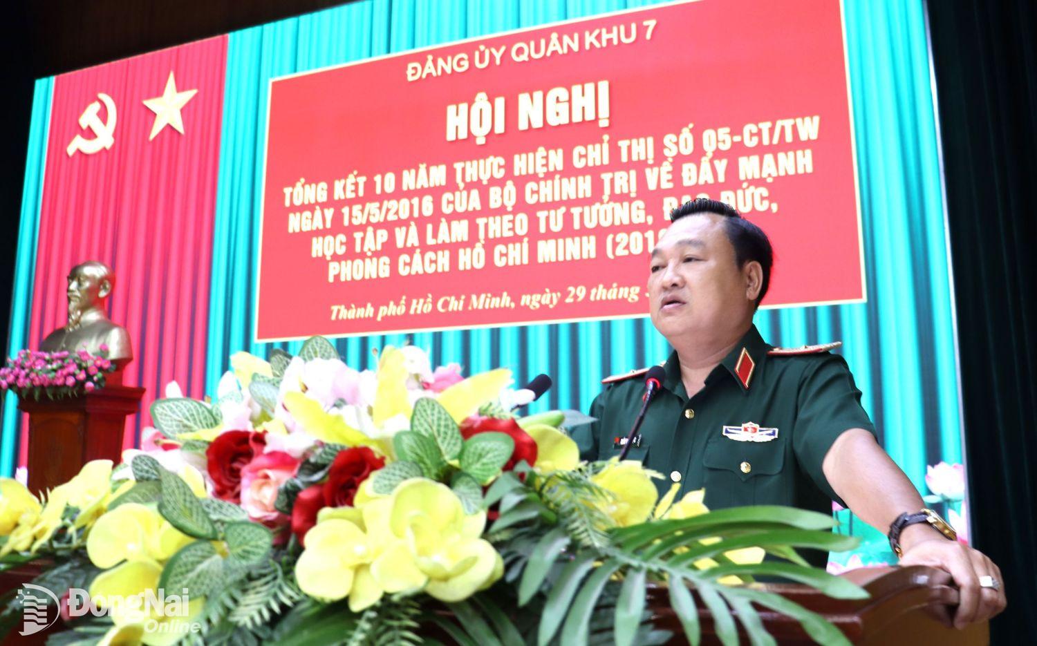 Thiếu tướng Trần Vinh Ngọc phát biểu tại hội nghị. Ảnh: Nguyệt Hà