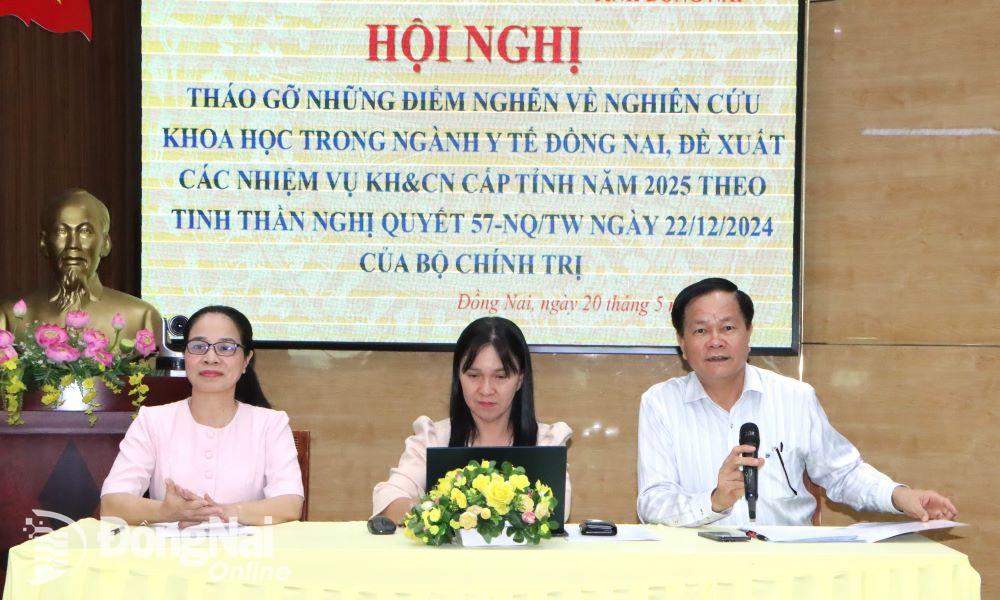Lãnh đạo Sở Khoa học và công nghệ, Sở Y tế Đồng Nai, Sở Y tế Bình Phước chủ trì buổi thảo luận. Ảnh: Hạnh Dung