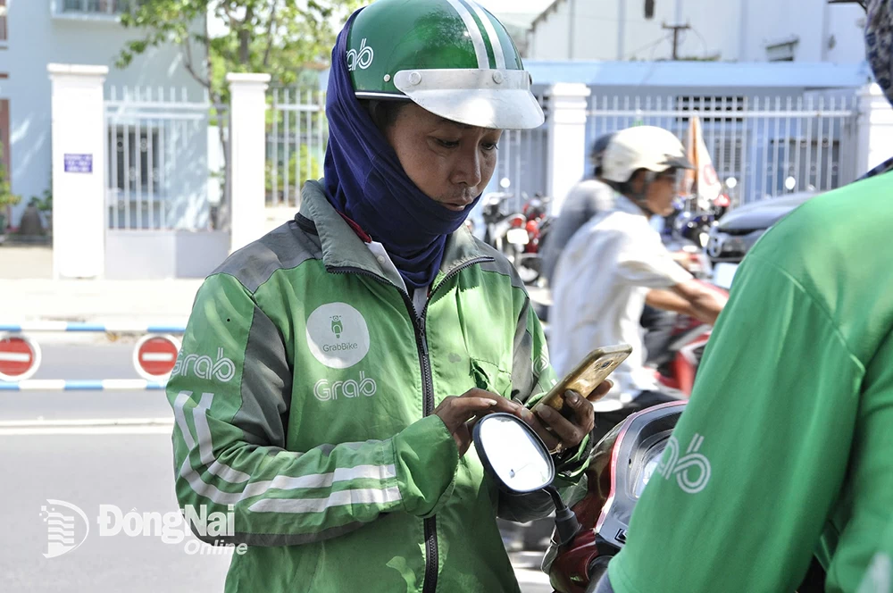 Nhiều người lựa chọn trở về quê hoặc chuyển sang các công việc tự do, linh hoạt hơn. Ảnh: Thanh Hải