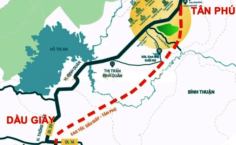 The Dau Giay–Tan Phu Expressway (red dashed line) will run more than 60 kilometers from Thong Nhat to Tan Phu districts, requiring nearly 380 hectares of land for site clearance - PHOTO: ARCHIVES
