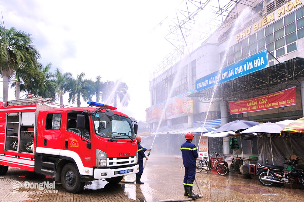 Chung tay chặn nguy cơ cháy chợ