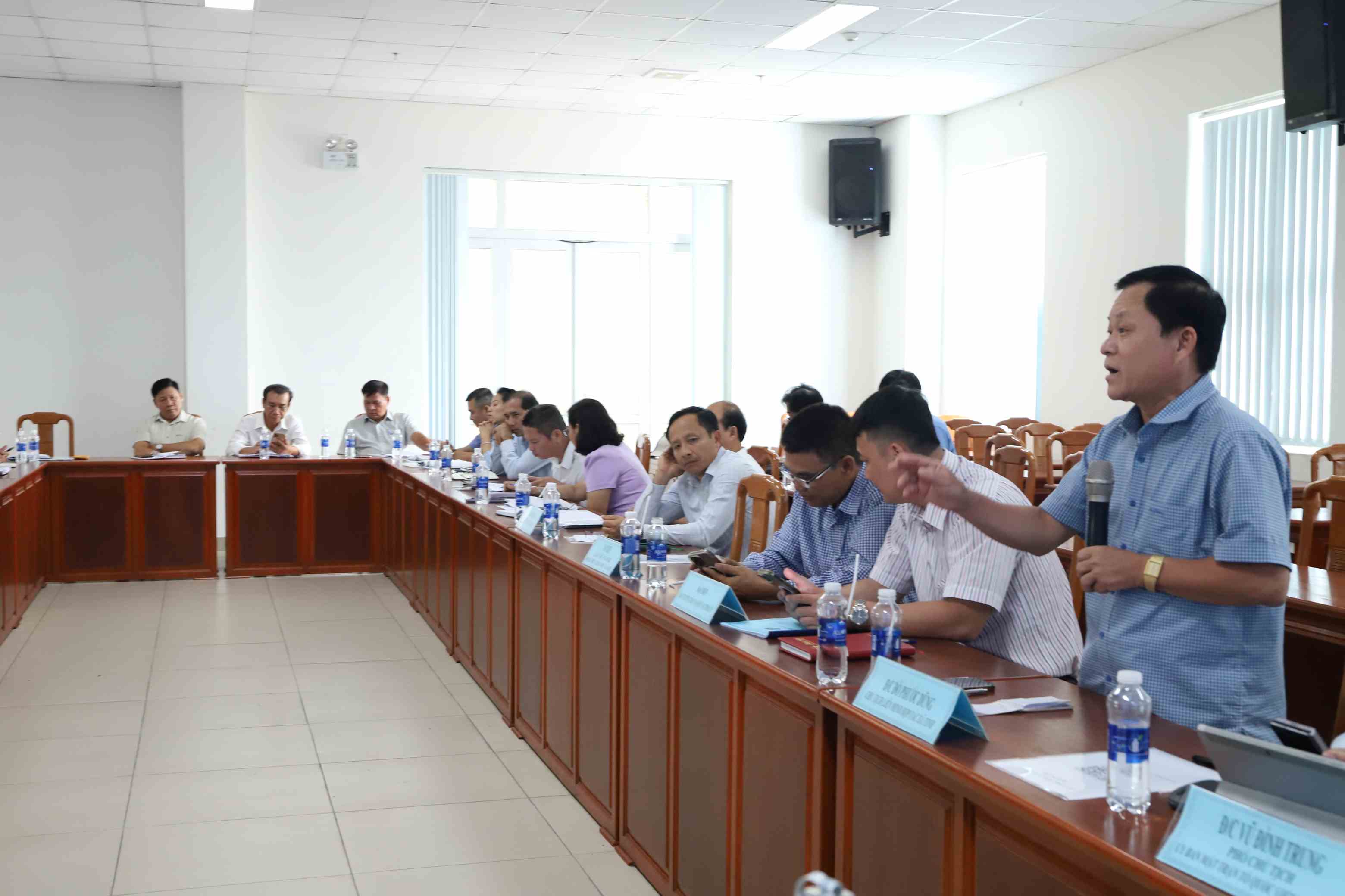 Đại biểu nêu ý kiến tại hội nghị. Ảnh: B.Nguyên