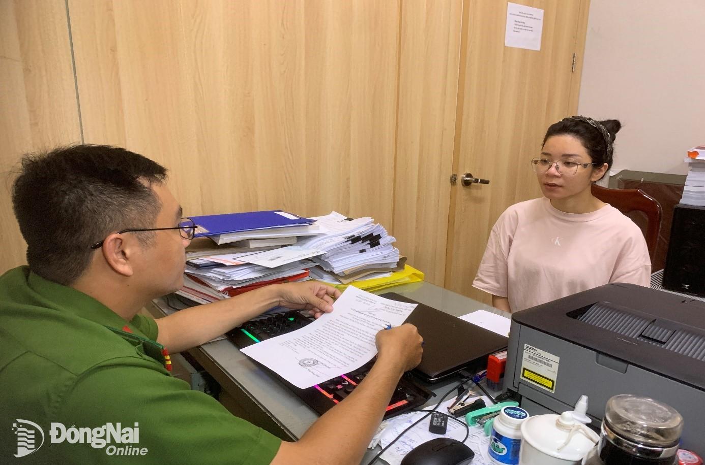 Bùi Thị Thanh Nga tại cơ quan công an. Ảnh: Công an tỉnh