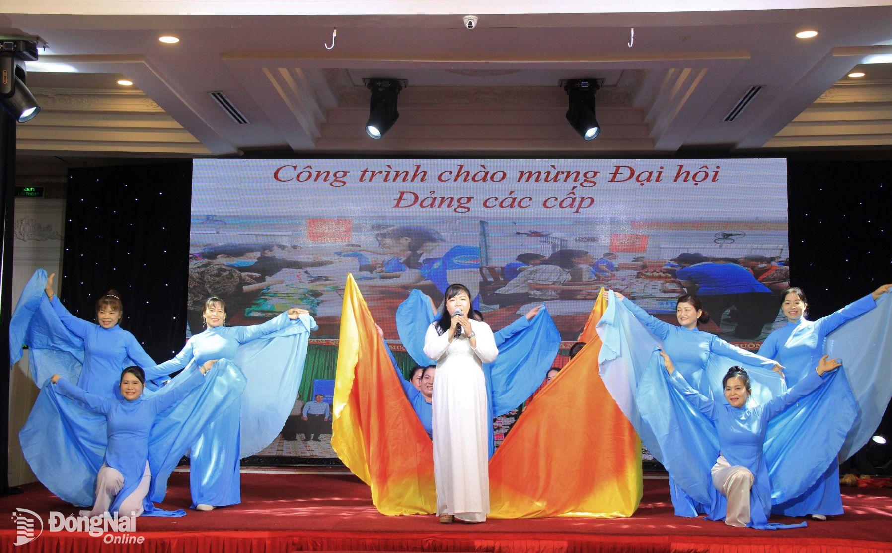 Phần dự thi của một đơn vị tại hội thi. Ảnh: Nga Sơn