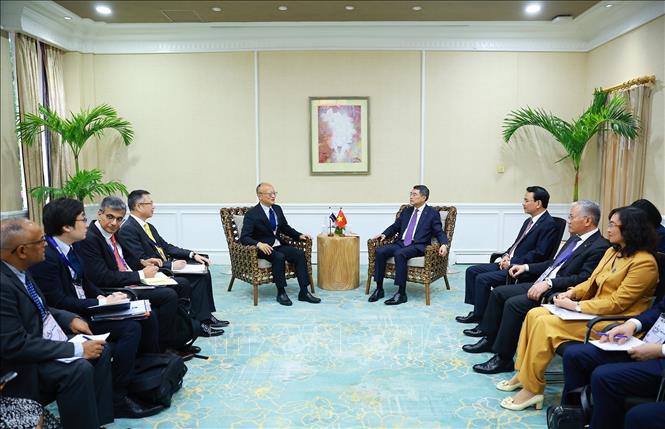 Thủ tướng Lê Minh Hưng gặp Chủ tịch Ngân hàng Phát triển Châu Á Masato Kanda. Ảnh: Dương Giang/TTXVN
