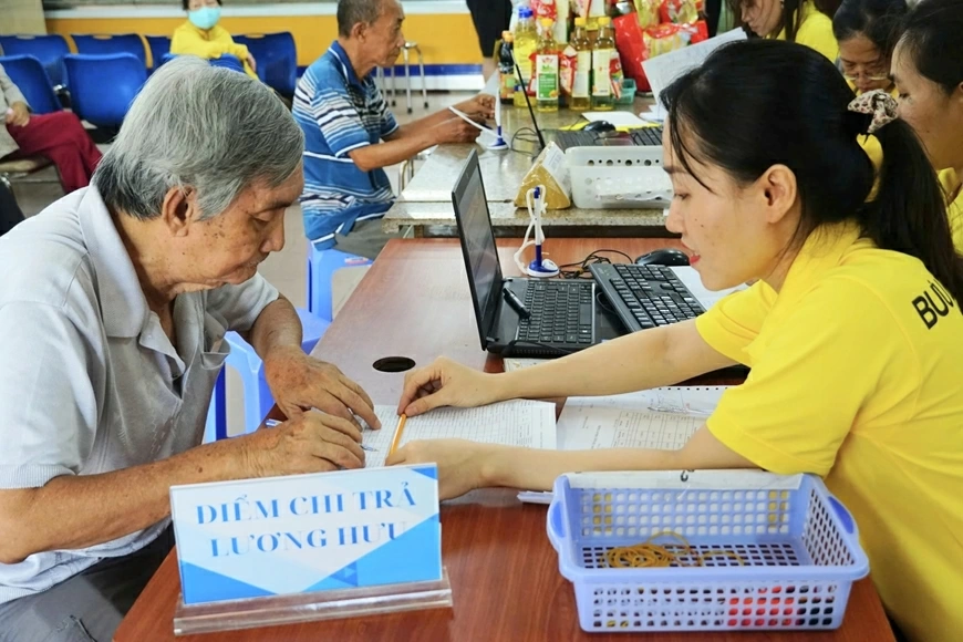 Tăng 8% lương hưu và trợ cấp từ ngày 1-7-2026.