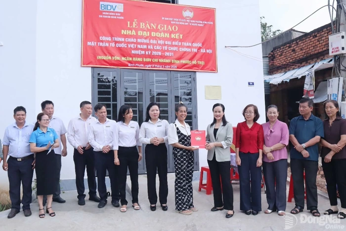 Phường Bình Phước bàn giao nhà đại đoàn kết cho hộ khó khăn về nhà ở