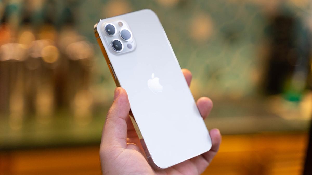 iPhone 12 Pro Max cũ cho nhu cầu sử dụng cơ bản.