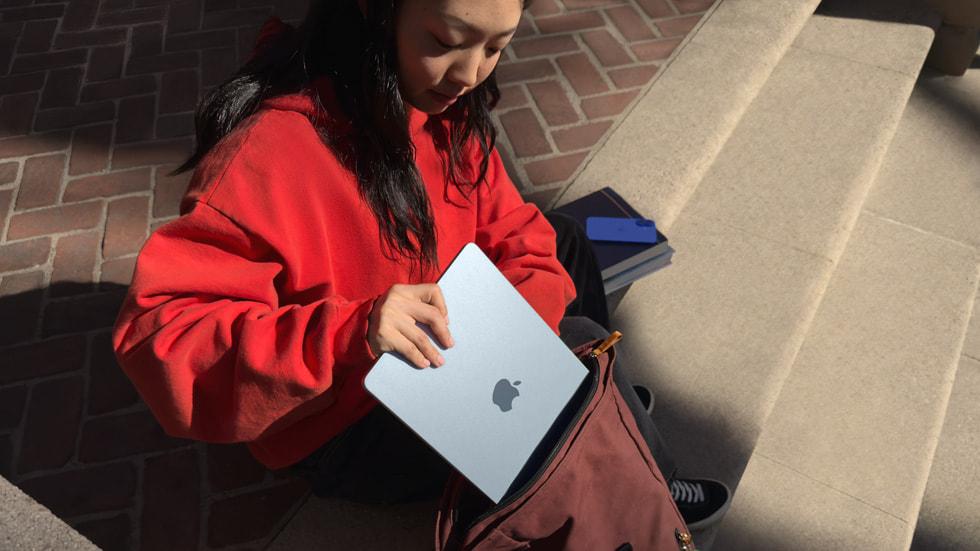 Thiết kế mỏng nhẹ, dễ dàng mang theo mọi nơi. Ảnh: Apple