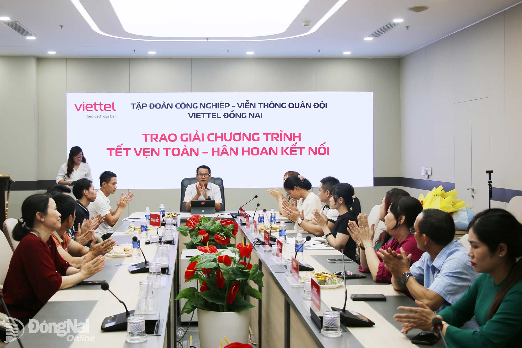 Quang cảnh buổi lễ trao thưởng.