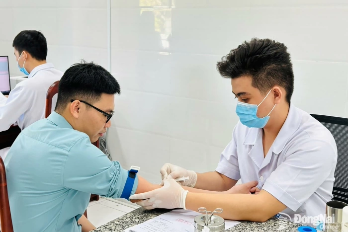 Vì sao các cặp đôi phải khám sức khỏe trước khi kết hôn?