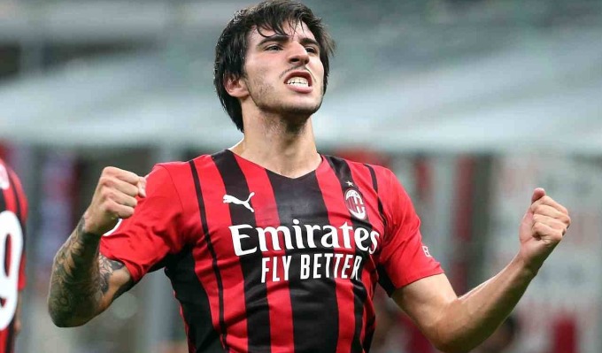 Lấy ngắn nuôi dài, AC Milan sẵn sàng bán tất cả