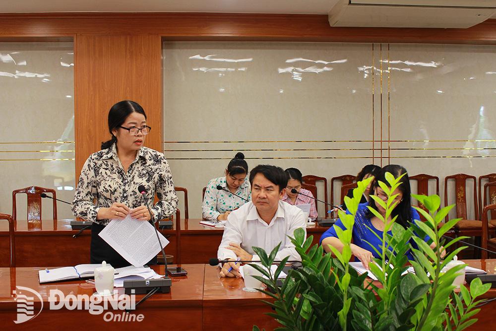 Phó chủ tịch Ủy ban MTTQ Việt Nam tỉnh Lưu Thị Hà phát biểu tại hội. Ảnh: H.Thảo