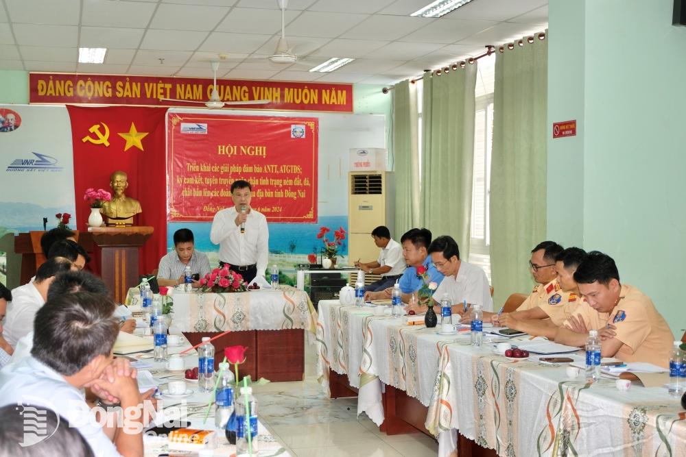 Thay mặt UBND tỉnh, Phó giám đốc Sở Giao thông vận tải Dương Mạnh Hưng kết luận tại hội nghị. Ảnh: Minh Thành