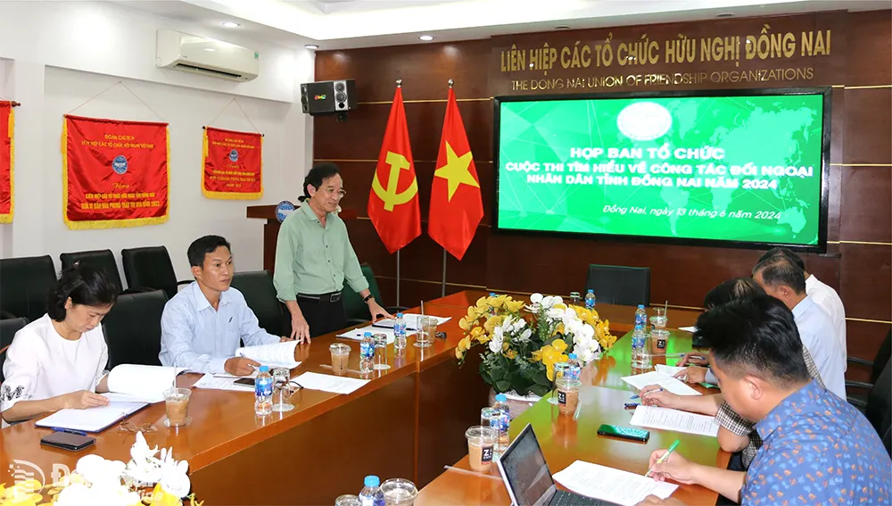 Ban tổ chức Cuộc thi tìm hiểu về công tác đối ngoại nhân dân tỉnh Đồng Nai năm 2024 họp rà soát công tác tổ chức. Ảnh: Sông Thao
