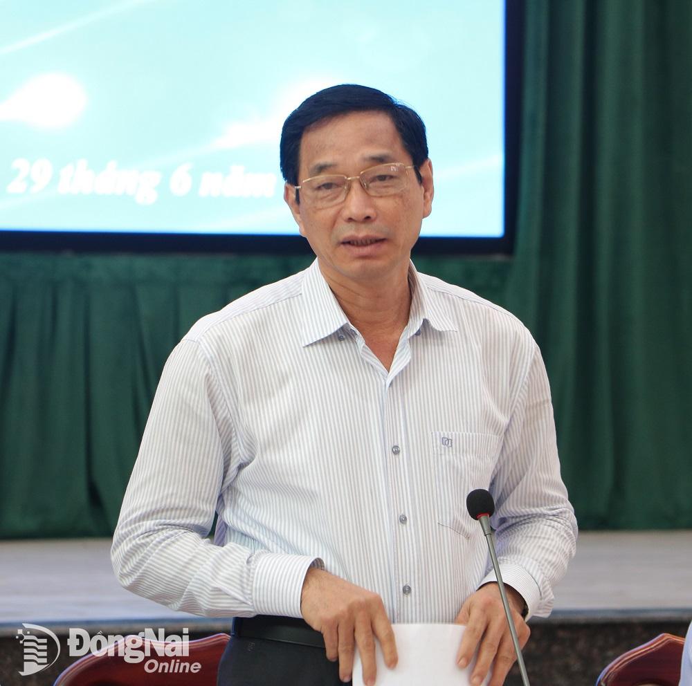 Phó chủ tịch UBND tỉnh Võ Văn Phi phát biểu tại hội nghị. Ảnh: Phạm Tùng