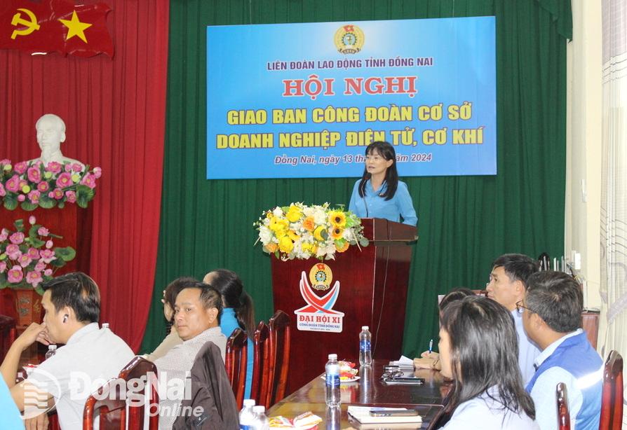 7-Phó chủ tịch thường trực Liên đoàn Lao động tỉnh Bùi Thị Bích Thủy phát biểu tại hội nghị. Ảnh: Lan Mai