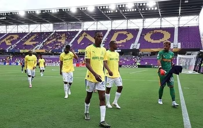 Quá ít khán giả theo dõi trận Ulsan Hyundai và Mamelodi Sundowns dù nó được cho là ở tầm thế giới. 