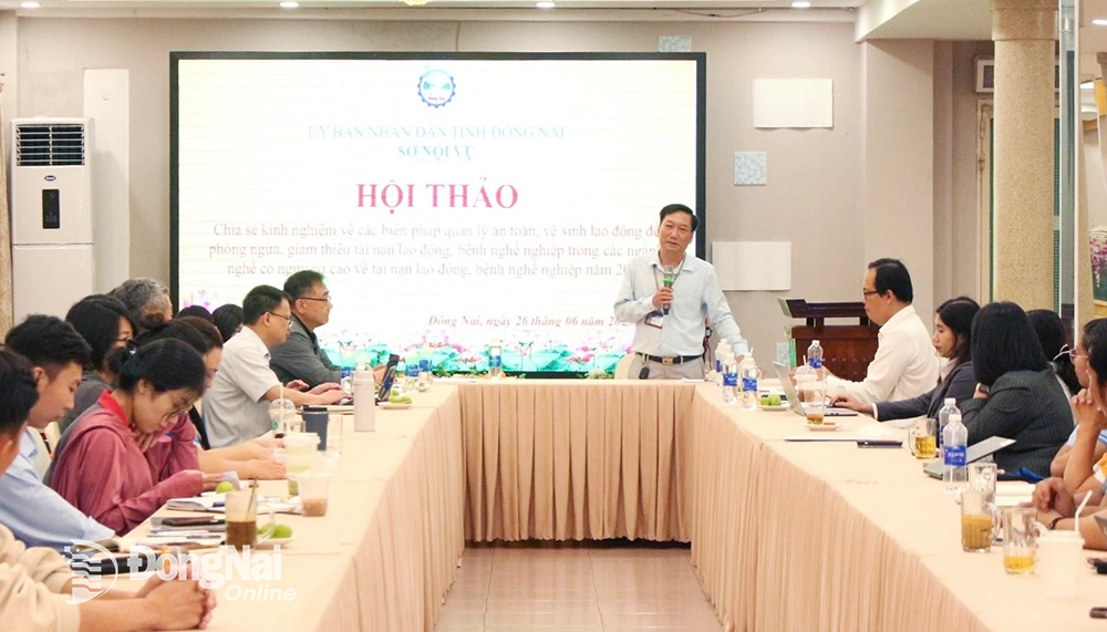 Toàn cảnh hội thảo chia sẻ kinh nghiệm các biện pháp quản lý an toàn vệ sinh lao động. Ảnh: L.Mai