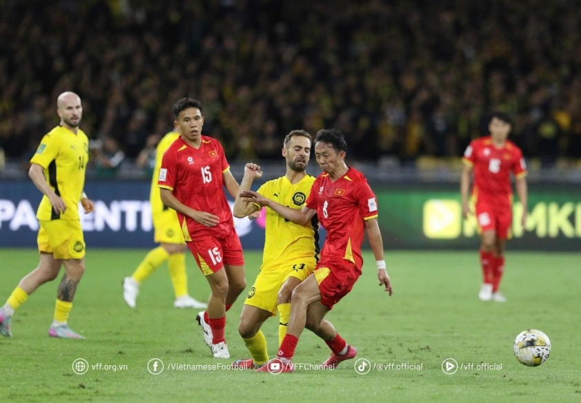 Đội tuyển Việt Nam thua choáng váng 0-4 trước Malaysia, bị tụt 4 hạng trên bảng xếp hạng FIFA. Ảnh: VFF