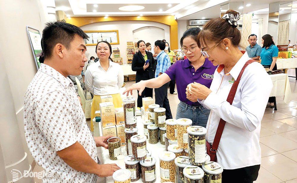 Nỗ lực củng cố niềm tin của người tiêu dùng