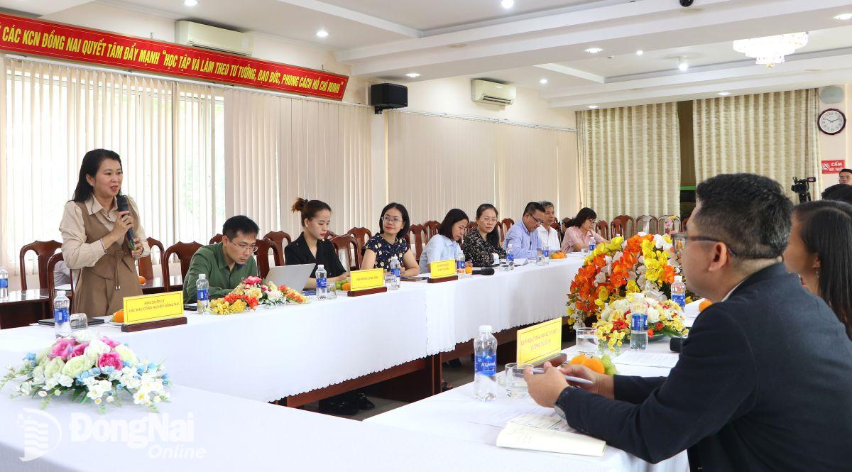 Phó trưởng BQL các KCN tỉnh Dương Thị Xuân Nương phát biểu tại buổi làm việc. Ảnh: Ngọc Liên