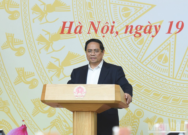 Thủ tướng Phạm Minh Chính phát biểu ý kiến tại buổi gặp mặt. Ảnh: Trần Hải