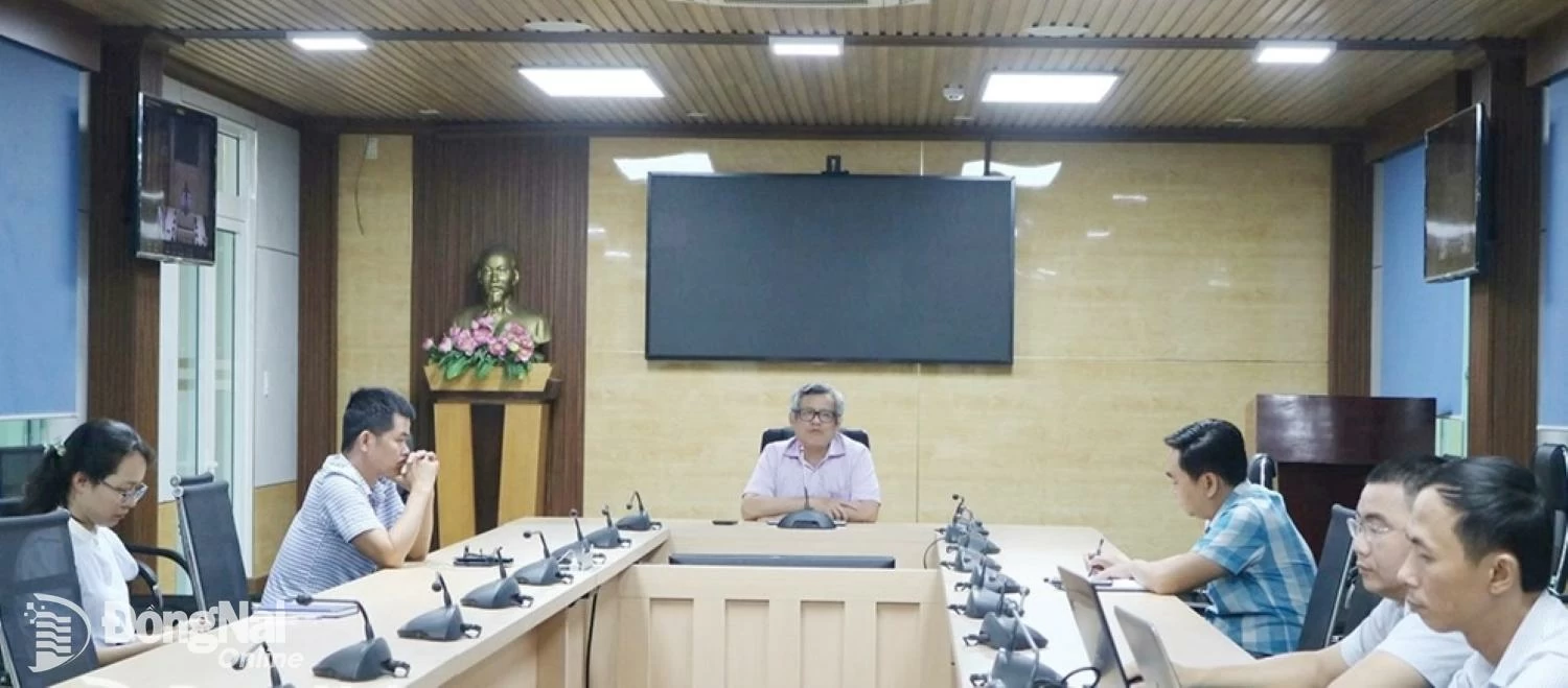 Lãnh đạo và nhân viên Sở Khoa học và công nghệ tỉnh Đồng Nai tham dự tập huấn vận hành hệ thống thông tin dùng chung cho tất cả các cơ quan, đơn vị của tỉnh Đồng Nai và Bình Phước. Ảnh: Phạm Sen