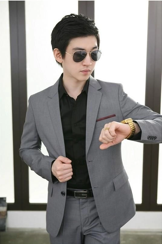 Vest nam Hàn Quốc được nhiều quý ông lựa chọn.