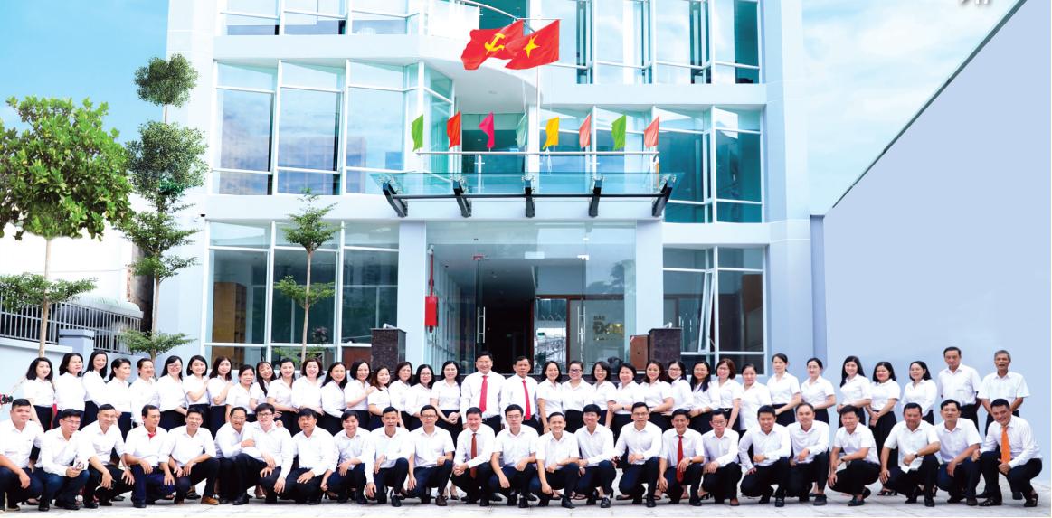 Tập thể cán bộ, nhân viên Báo Đồng Nai tại trụ sở số 15 đường Võ Thị Sáu, thành phố Biên Hòa.

