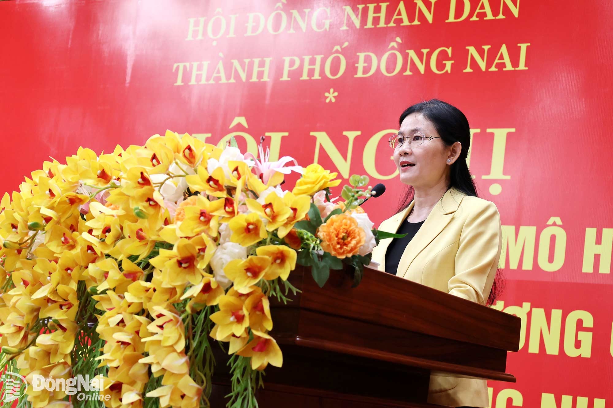 Đồng chí Tôn Ngọc Hạnh, Ủy viên Trung ương Đảng, Phó Bí thư Thường trực Thành ủy, Chủ tịch HĐND thành phố phát biểu kết luận hội nghị. Ảnh: Hồ Thảo