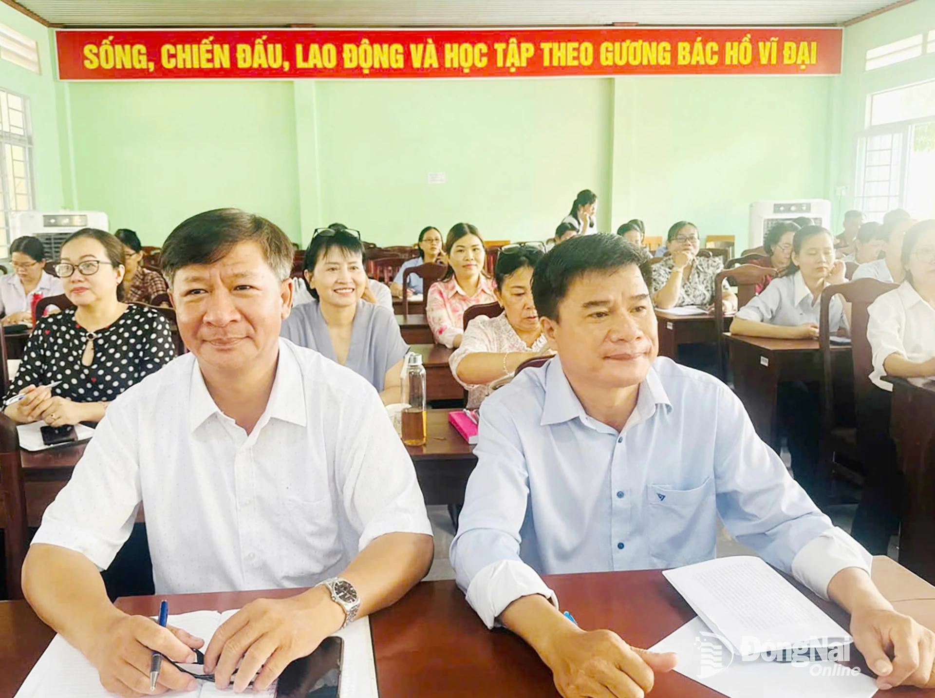 Đảng ủy xã Xuân Phú tập huấn nâng cao năng lực giao tiếp và lễ tân ngoại giao trong thực thi công vụ. Ảnh: ĐVCC