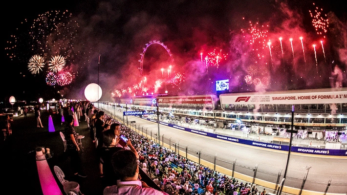 F1 Singapore là buổi hẹn đặc biệt cho các cặp đôi sôi động.