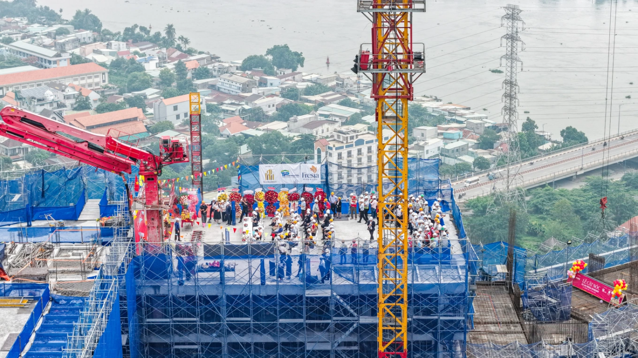 Fresia Riverside cất nóc tòa tháp River 1 trở thành “điểm cộng” lớn của dự án, đặc biệt trong giai đoạn thị trường ưu tiên những sản phẩm giá trị thực.