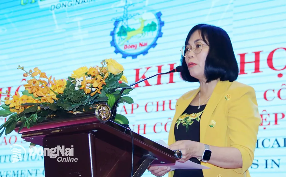 Phó chủ tịch UBND tỉnh Nguyễn Thị Hoàng phát biểu chào mừng hội thảo. Ảnh: Vương Thế