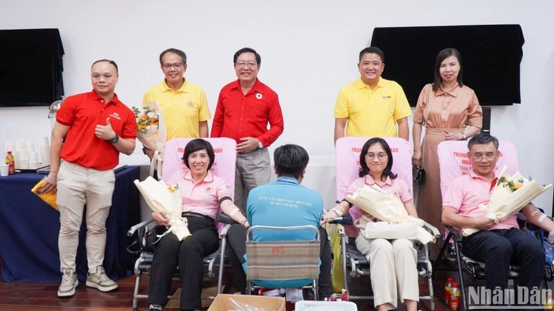 Nhiều công dân người Thái Lan và Việt Nam cùng tham gia hiến máu nhân đạo
