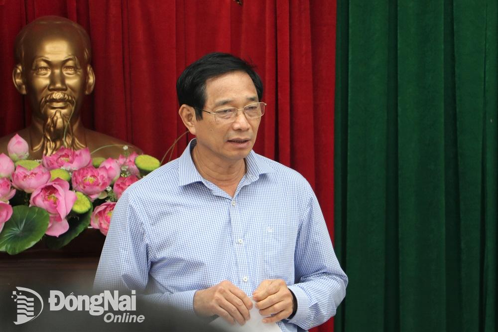 Phó chủ tịch UBND tỉnh Võ Văn Phi phát biểu ý kiến tại buổi làm việc. Ảnh: Phạm Tùng

  