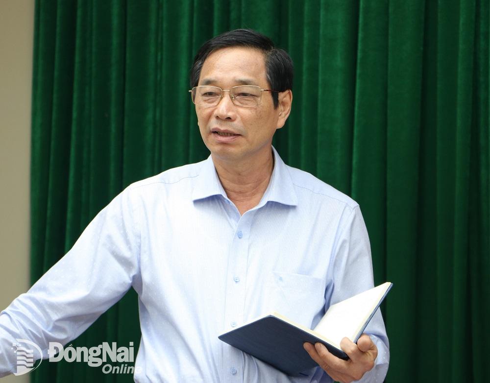 Phó chủ tịch UBND tỉnh Võ Văn Phi phát biểu tại buổi làm việc. Ảnh: Phạm Tùng
