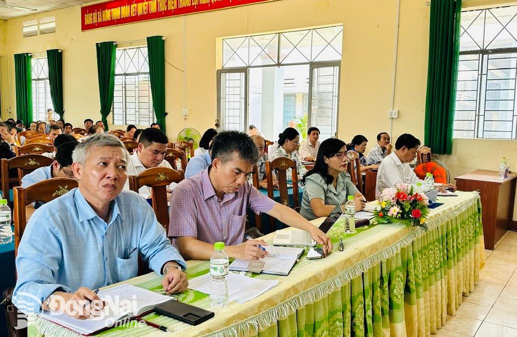 Lãnh đạo huyện Trảng Bom dự và  giải đáp các kiến nghị của cử tri