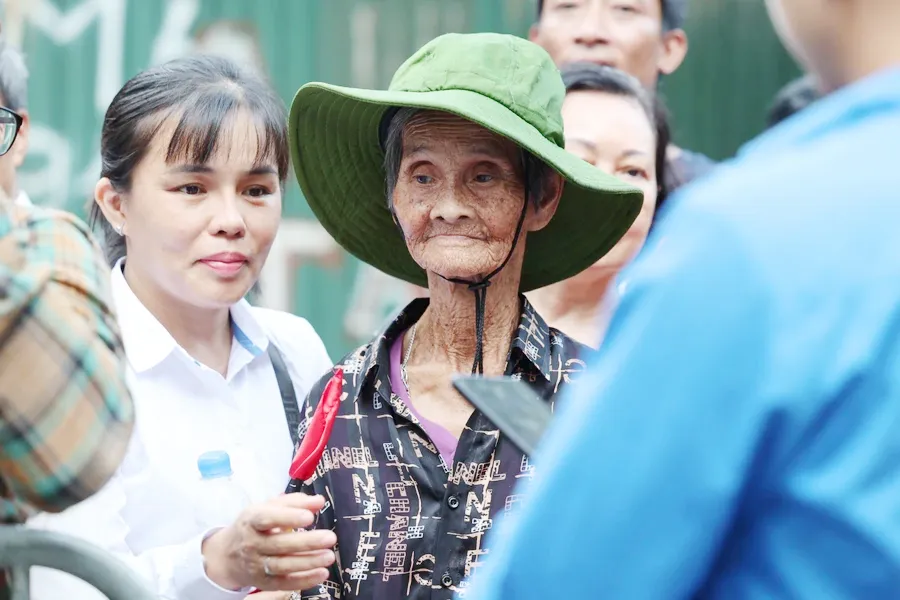 Bà Nguyễn Thị Tiền 91 tuổi từ Điện Bàn, Quảng Nam ra Hà Nội để tiễn Tổng Bí thư lần cuối. Ảnh: Minh
Sơn/Vietnam+