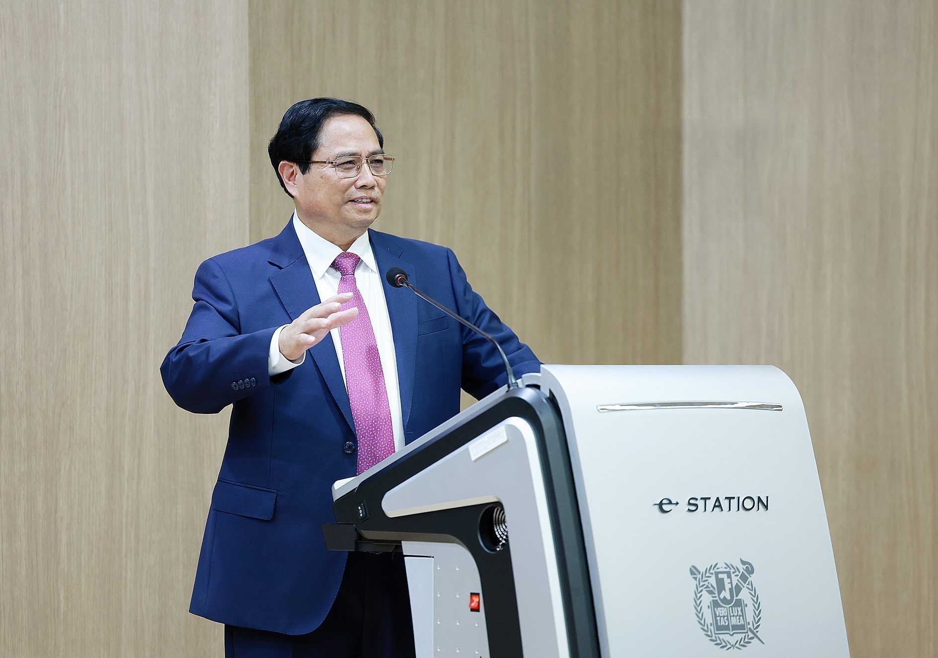 Thủ tướng Phạm Minh Chính phát biểu về chính sách của Việt Nam tại Đại học Quốc gia Seoul. Ảnh: TTXVN