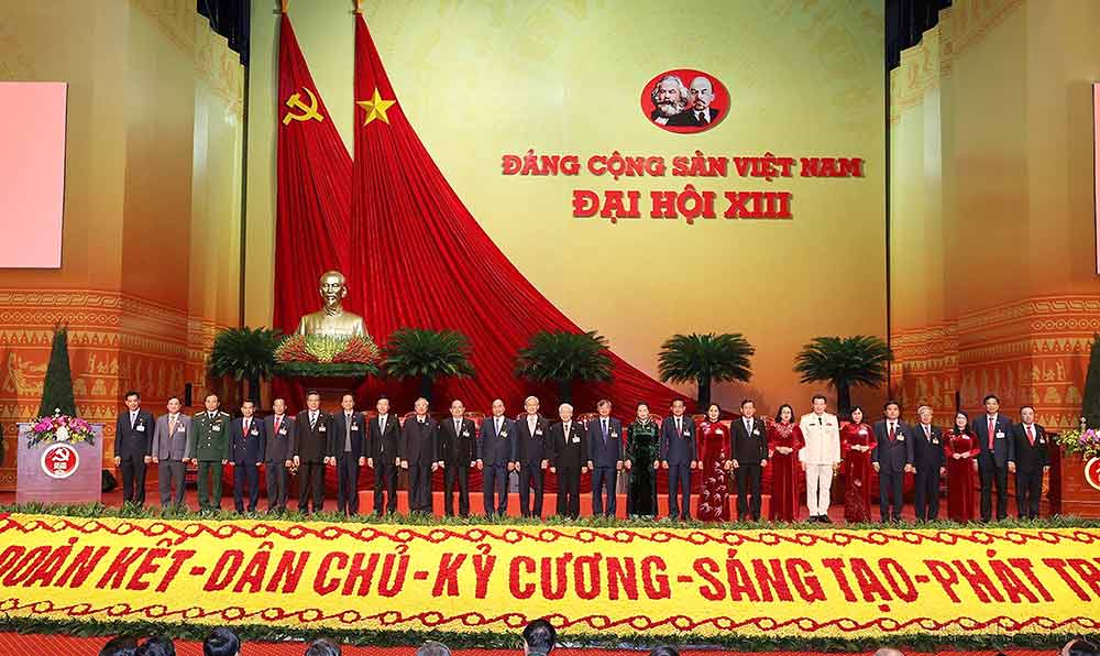 Tổng Bí thư Nguyễn Phú Trọng cùng lãnh đạo Đảng, Nhà nước chụp ảnh với đoàn đại biểu Đảng bộ tỉnh Đồng Nai tại Đại hội Đại biểu toàn quốc lần thứ XIII của Đảng vào ngày 28-1-2021. Ảnh: TTXVN