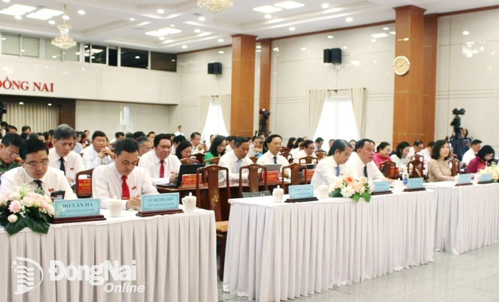 Các đại biểu tham dự kỳ họp. Ảnh: H.Thảo