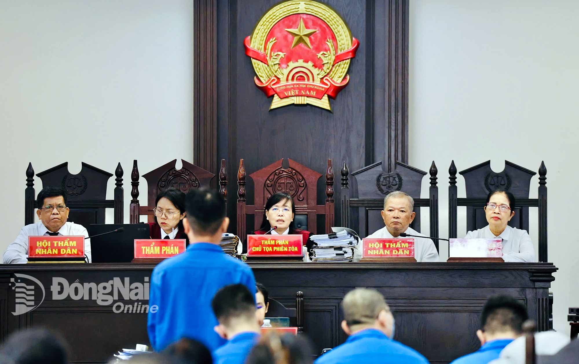 Hội đồng xét xử đã trả hồ sơ điều tra vụ án. Ảnh: Tố Tâm