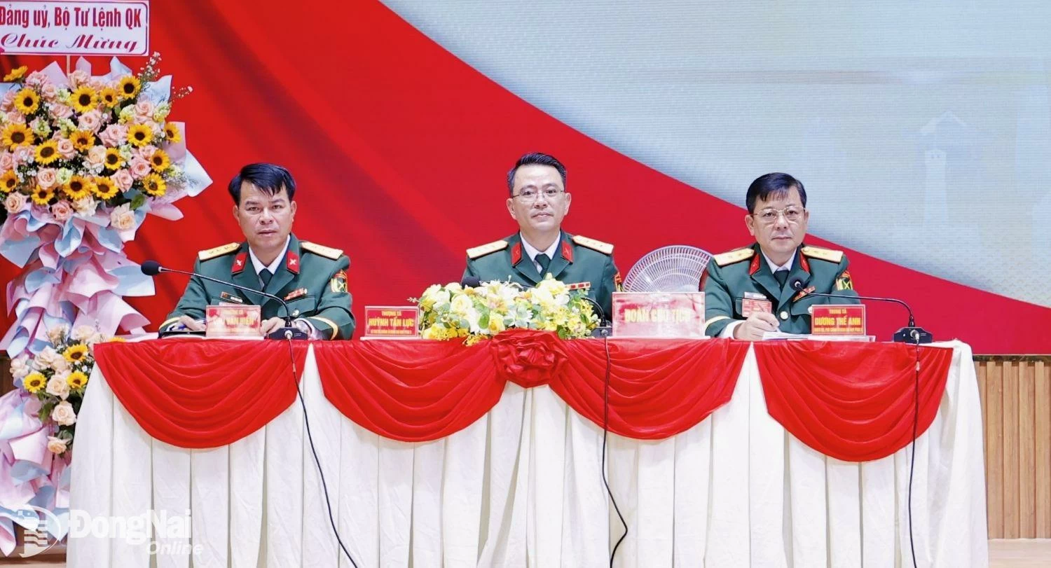 Đoàn chủ tịch đại hội. Ảnh: Nguyệt Hà