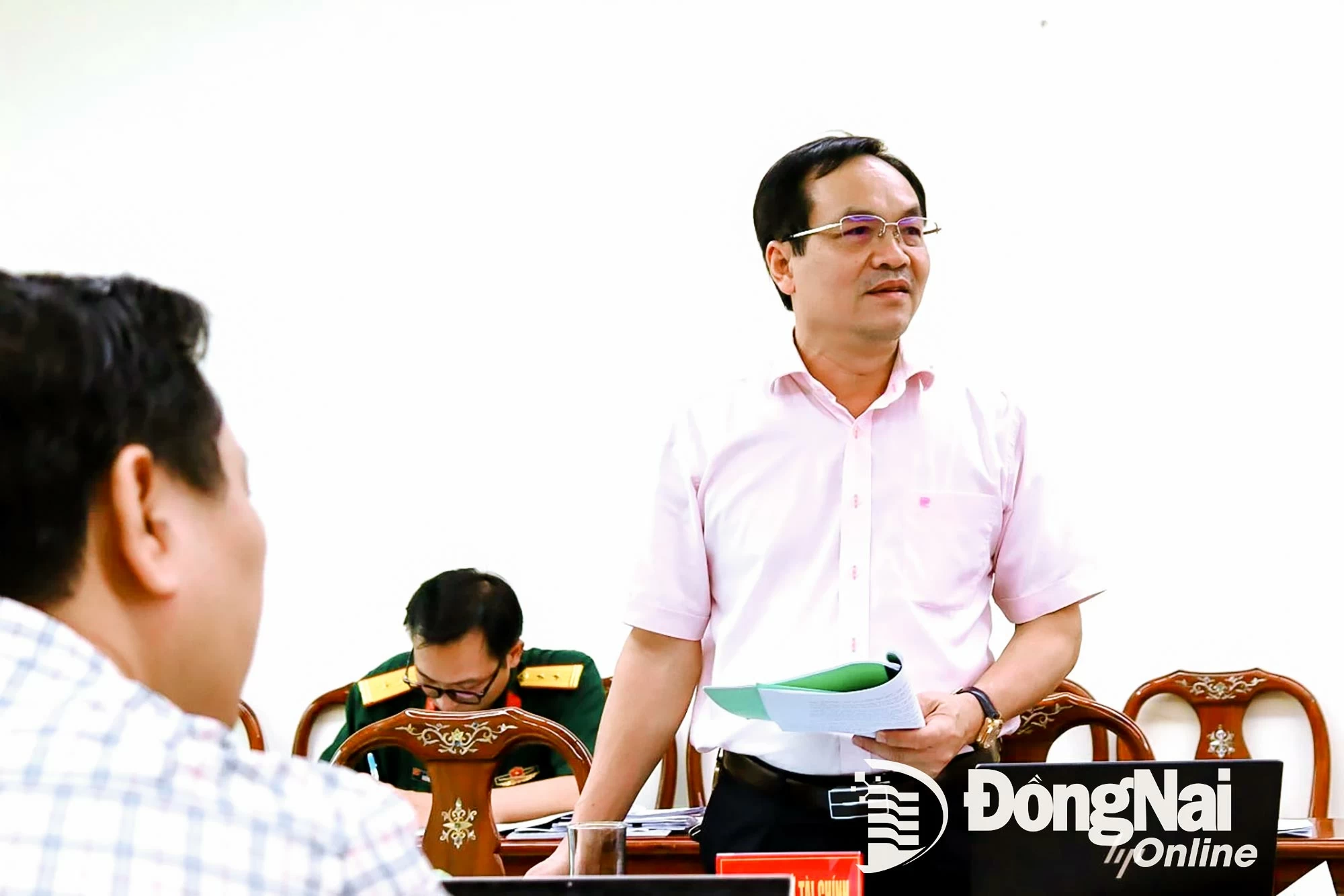 Thành viên Tổ Thẩm định số 11 góp ý trao đổi. Ảnh: Nguyệt Hà
