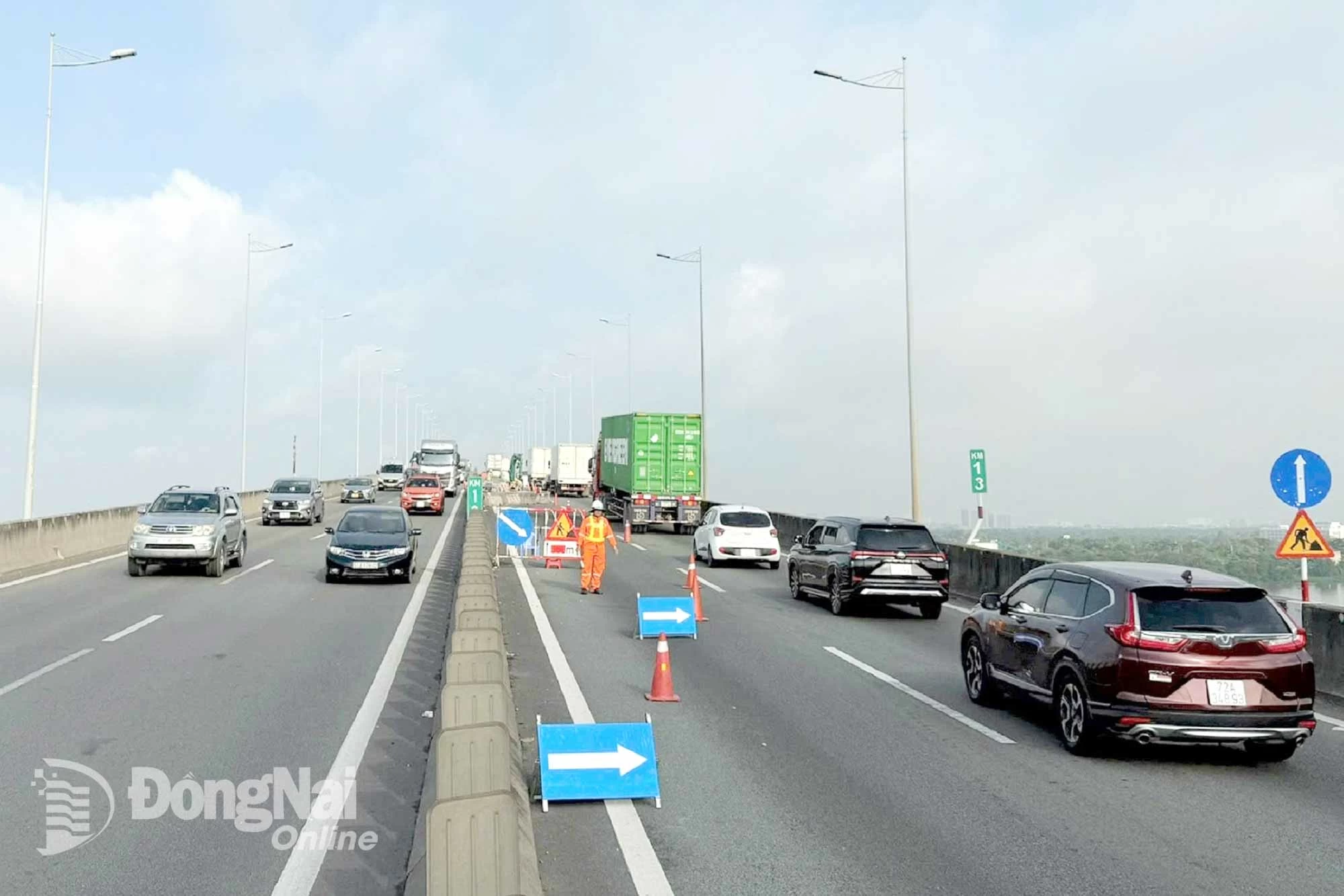 Repair work on the expansion joint of Long Thanh Bridge on the Ho Chi Minh City - Long Thanh - Dau Giay Expressway was completed on July 25. Photo: Le Van